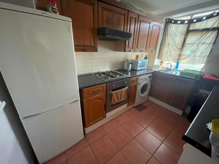 3 Bedroom Maisonette To Rent In Barbican Road, Greenford, UB6