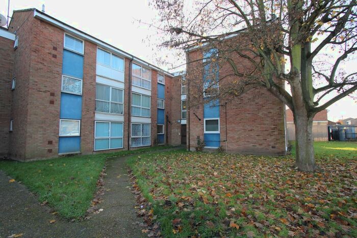2 Bedroom Flat To Rent In Ashlands Court, East Tilbury, RM18