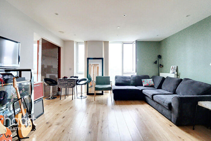 1 Bedroom Apartment For Sale In High Street, Stratford, E15