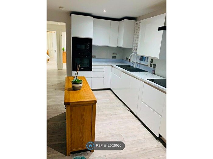 2 Bedroom Flat To Rent In Shaftesbury Gardens, London, NW10
