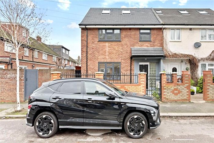 5 Bedroom Semi Detached House For Sale In Grosvenor Road, Leyton, E10