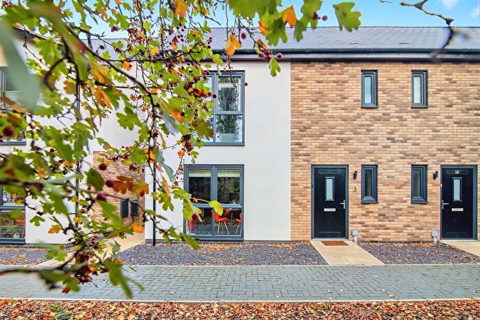 3 Bedroom Semi-Detached House For Sale In Old Farmhouse Close, Farcet, Peterborough, PE7