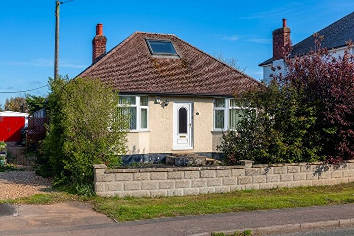3 Bedroom Detached Bungalow For Sale In Fernhill Road, Begbroke, OX5