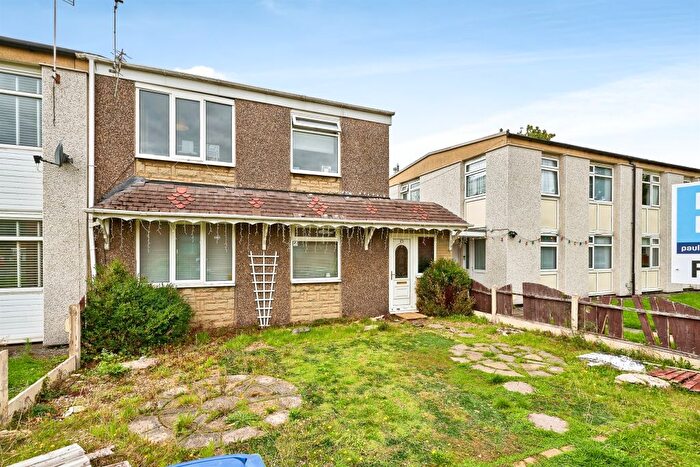 3 Bedroom Semi Detached House For Sale In Kipling Close, Tipton, DY4