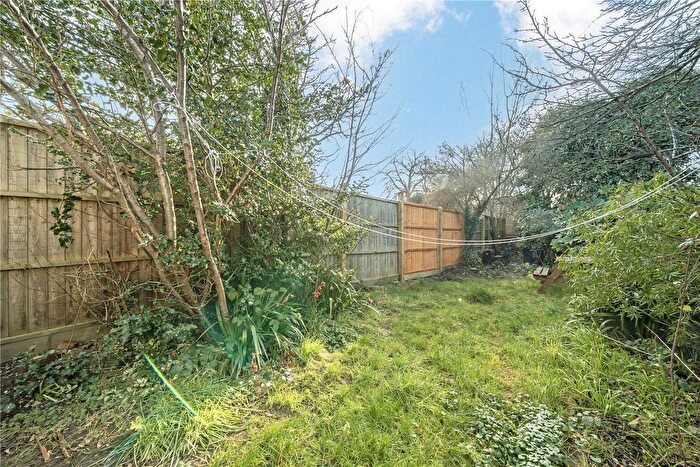 3 Bedroom Terraced House For Sale In Trevelyan Road, London, SW17