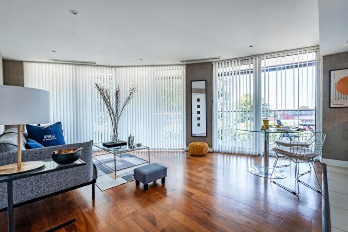 1 Bedroom Flat To Rent In Queenstown Road London, SW11