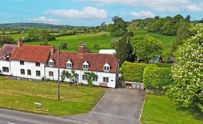 4 Bedroom House For Sale In Long Crendon, Buckinghamshire, HP18