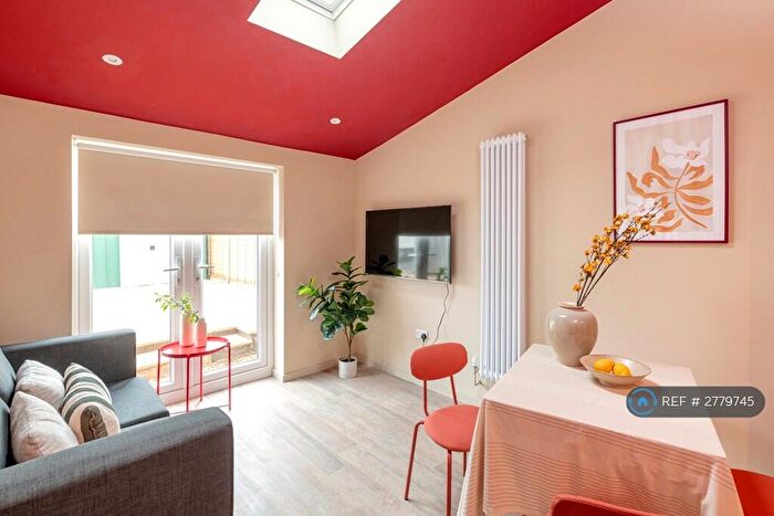 6 Bedroom Semi Detached House To Rent In Newton Road, Bath, BA2