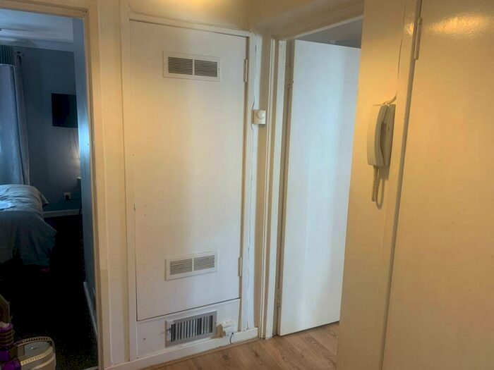 1 Bedroom Flat For Sale In , Edward Avenue, Flat D, Renfrew, PA4