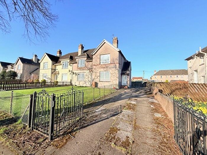 3 Bedroom Flat For Sale In Millburn Avenue, Coaltown, KY7