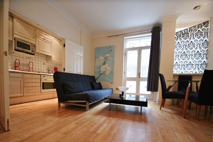 2 Bedroom Flat To Rent In Enford Street, W1H