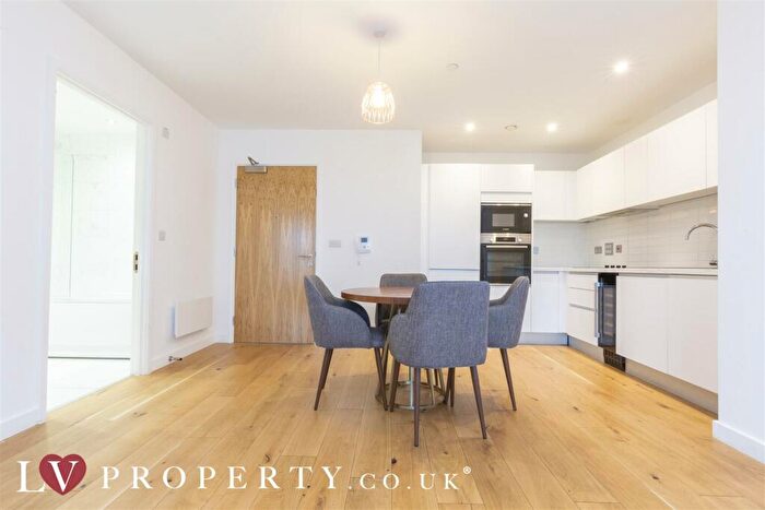 2 Bedroom Apartment To Rent In The Axium, Windmill Street, Birmingham, B1