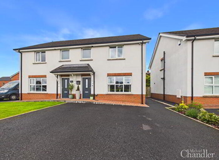 3 Bedroom Semi-Detached House For Sale In Hillmount Cottages, Moneyreagh, BT23