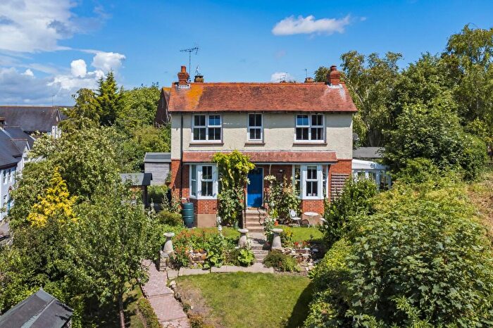 3 Bedroom Detached House For Sale In High Street, Steyning, BN44