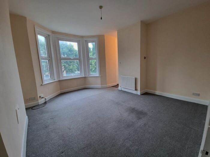1 Bedroom Flat To Rent In Lewin Road, Streatham, SW16