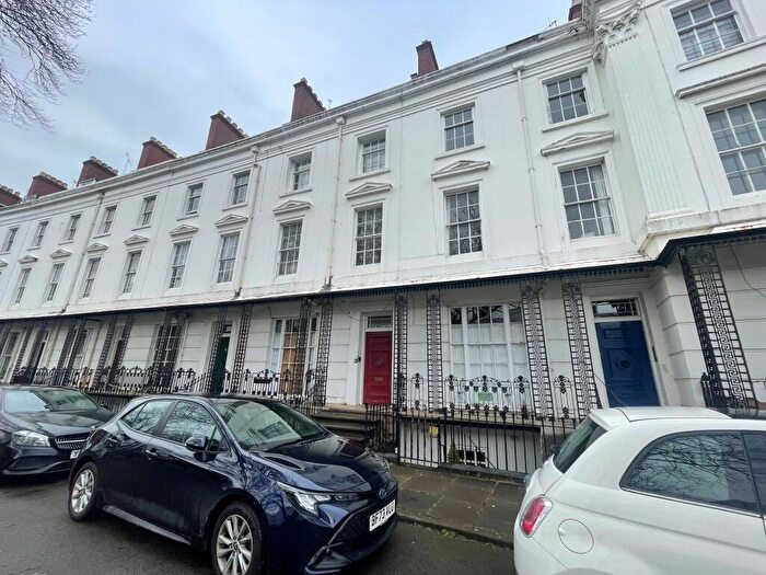 1 Bedroom Flat To Rent In Lansdowne Crescent, Leamington Spa, CV32