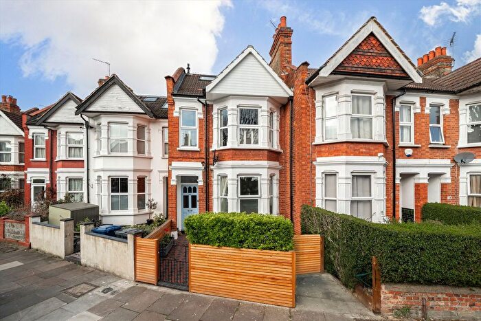 2 Bedroom Flat For Sale In St. Kilda Road, West Ealing, W13
