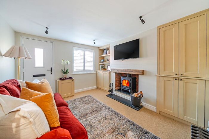 1 Bedroom Terraced House For Sale In Six Bells Lane, Sevenoaks, TN13