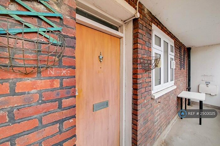 3 Bedroom Flat To Rent In Bayham Street, London, NW1