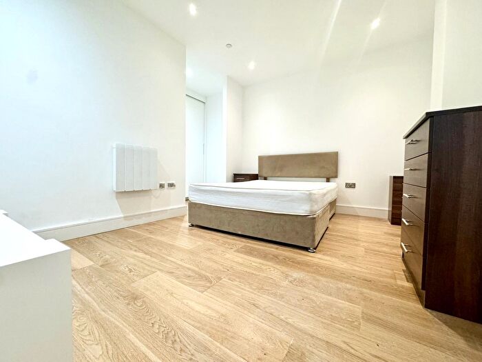 1 Bedroom Flat To Rent In Staines Road, Hounslow, TW3