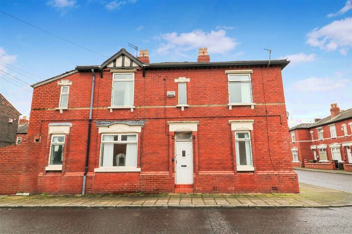 2 Bedroom End Of Terrace House To Rent In Broadfield Road, Stockport, SK5