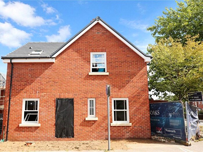 3 Bedroom Link Detached House For Sale In Oak Court, Poringland, NR14