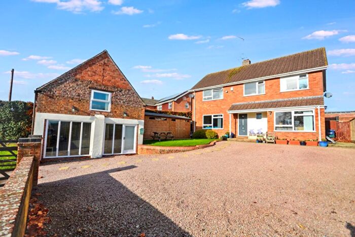 5 Bedroom Detached House For Sale In Twyning Green, Tewkesbury, Gloucestershire, GL20