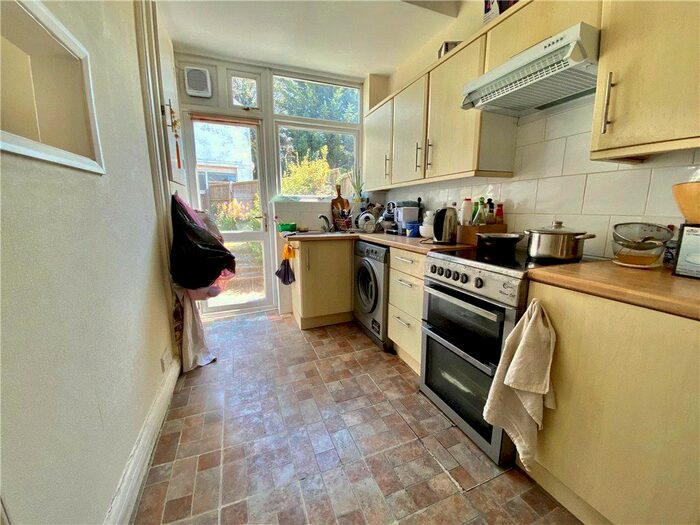 3 Bedroom End Of Terrace House For Sale In Hadleigh Road, WestcliffOn