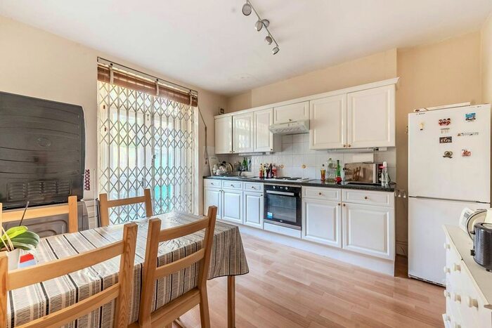 Studio To Rent In Oakley Street, Chelsea, London, SW3