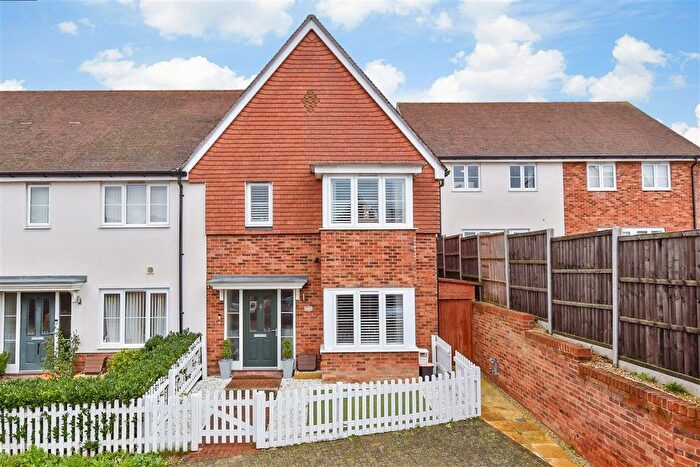 3 Bedroom End Terrace House For Sale In Tram Way, Wouldham, Rochester, Kent, ME1