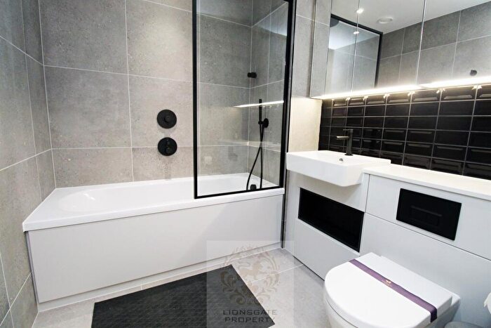 2 Bedroom Apartment To Rent In Hawksbury Heights, Hewson Way, London, SE17