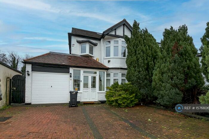 5 Bedroom Semi-Detached House To Rent In Danehurst Gardens, Ilford, IG4