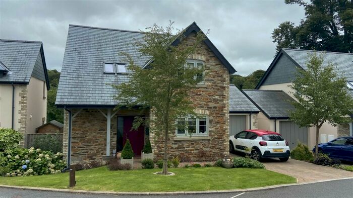 3 Bedroom Detached House For Sale In Trendle Gardens, Tavistock, Devon, PL19