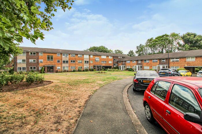3 Bedroom Flat To Rent In Gleneagles, Gordon Avenue, Stanmore, HA7