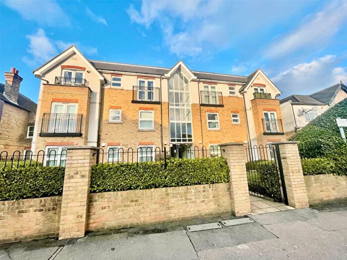 2 Bedroom Flat For Sale In Main Road, Sidcup, Kent, DA14