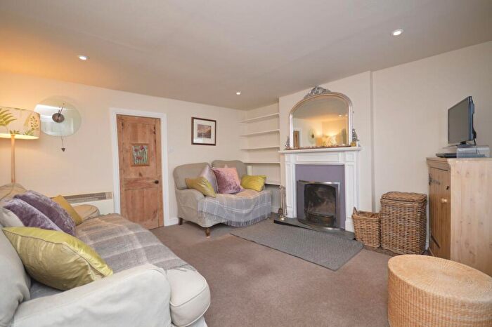 2 Bedroom Property To Rent In High Street, Cley, NR25