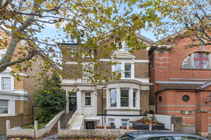 1 Bedroom Flat To Rent In Altenburg Gardens, London, SW11