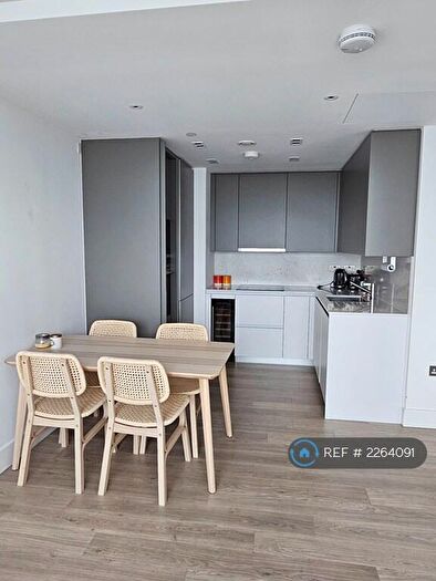 2 Bedroom Flat To Rent In Carrara Tower, London, EC1V