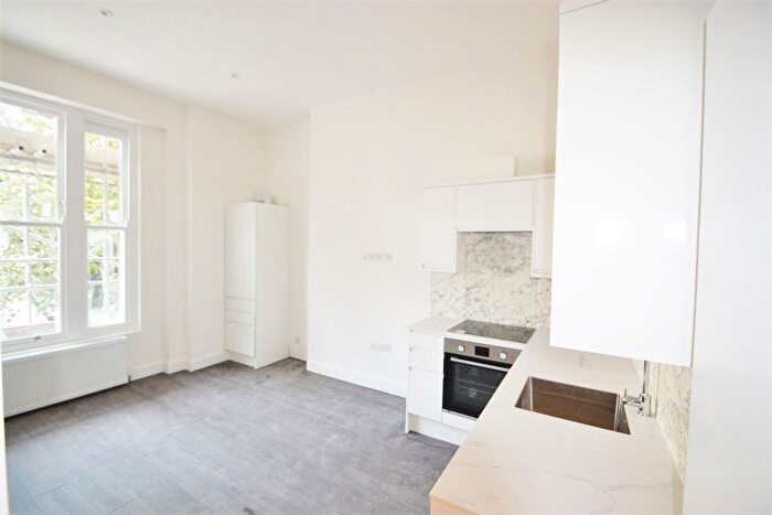 1 Bedroom Flat To Rent In Hillmarton Road, London, N7
