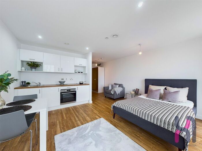 2 Bedroom Flat To Rent In Media City, Michigan Point Tower D, Michigan Avenue, Salford, M50