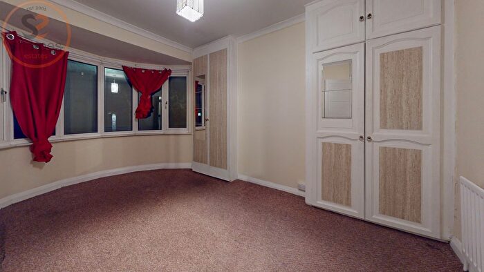 1 Bedroom Semi-Detached House To Rent In Room, Beddington Lane, Croydon, Greater London, CR0