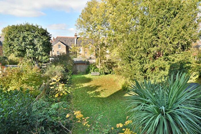 Studio To Rent In Marmora Road, London, SE22