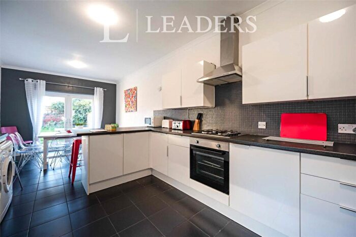 6 Bedroom Terraced House To Rent In Lawrence Road, PO5