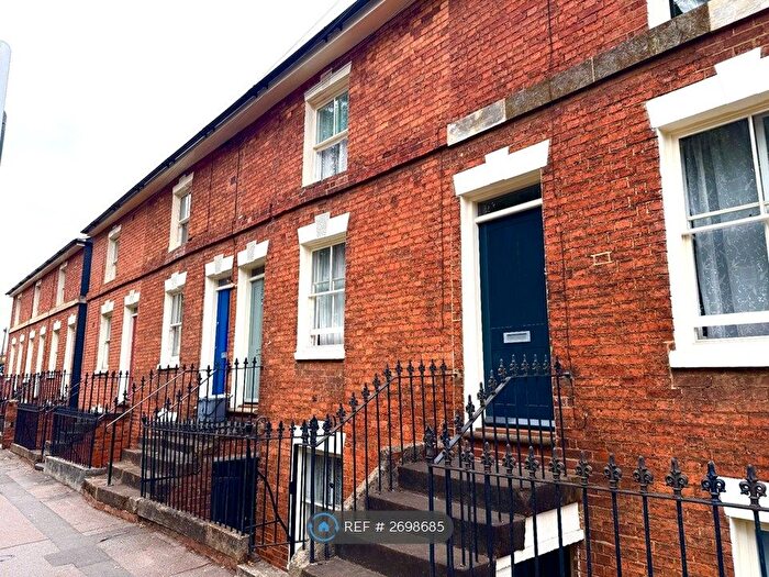 3 Bedroom Semi Detached House To Rent In Castle Street, Banbury, OX16