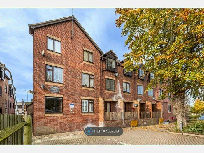 1 Bedroom Flat To Rent In Ashleigh House, Rushden, NN10