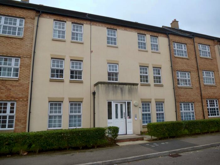 2 Bedroom Flat To Rent In Finney Drive, Grange Park, Northampton, NN4