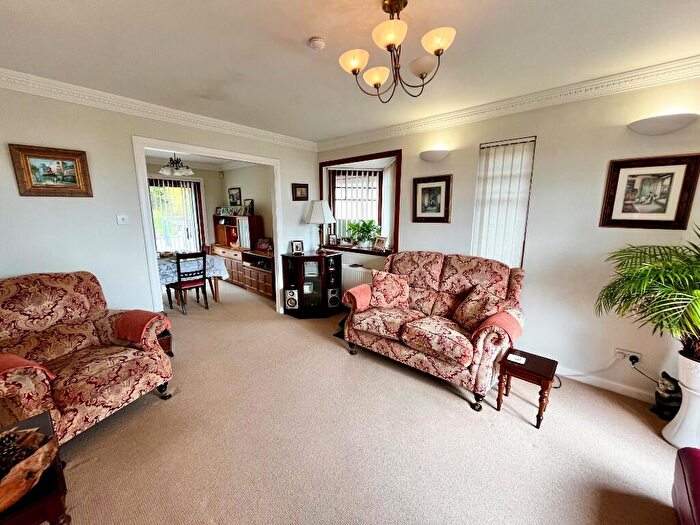 2 Bedroom Detached Bungalow For Sale In Burn Brae Park, FK10
