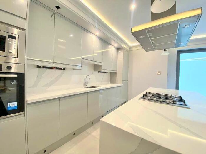 3 Bedroom Detached House To Rent In Angles Road, Streatham, SW16