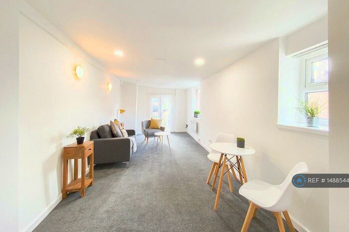 1 Bedroom Flat To Rent In Market Street, Stalybridge, SK15