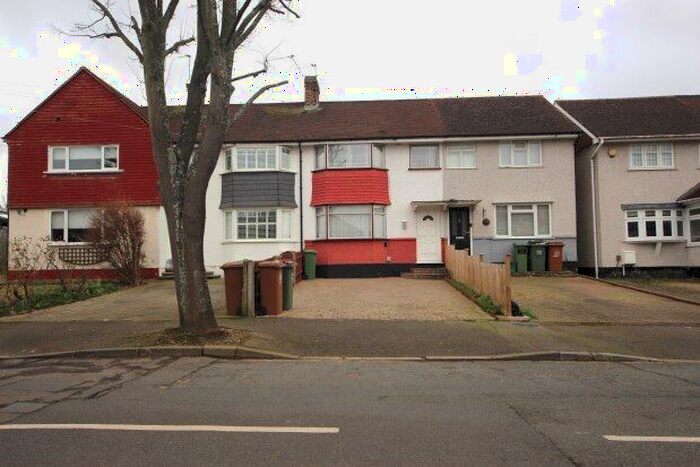 2 Bedroom Property To Rent In St. Philips Avenue, Worcester Park, KT4